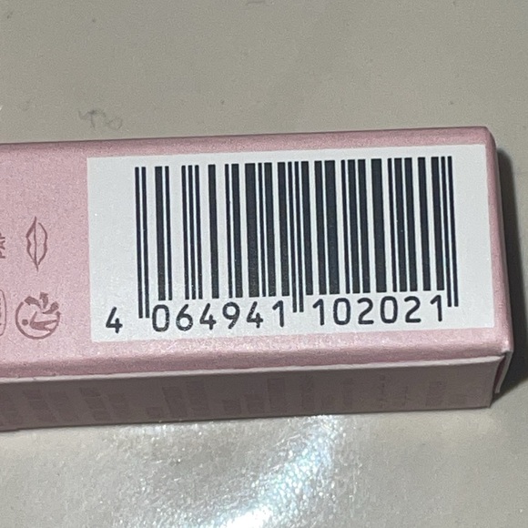 KYLIE Matt liquid lipstick -“on brand” - Picture 5 of 5